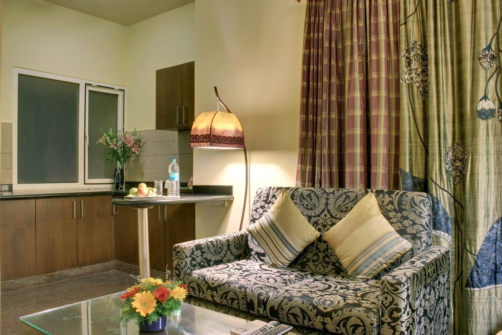 Justa Indiranagar Aparthotel Bangalore Buitenkant foto