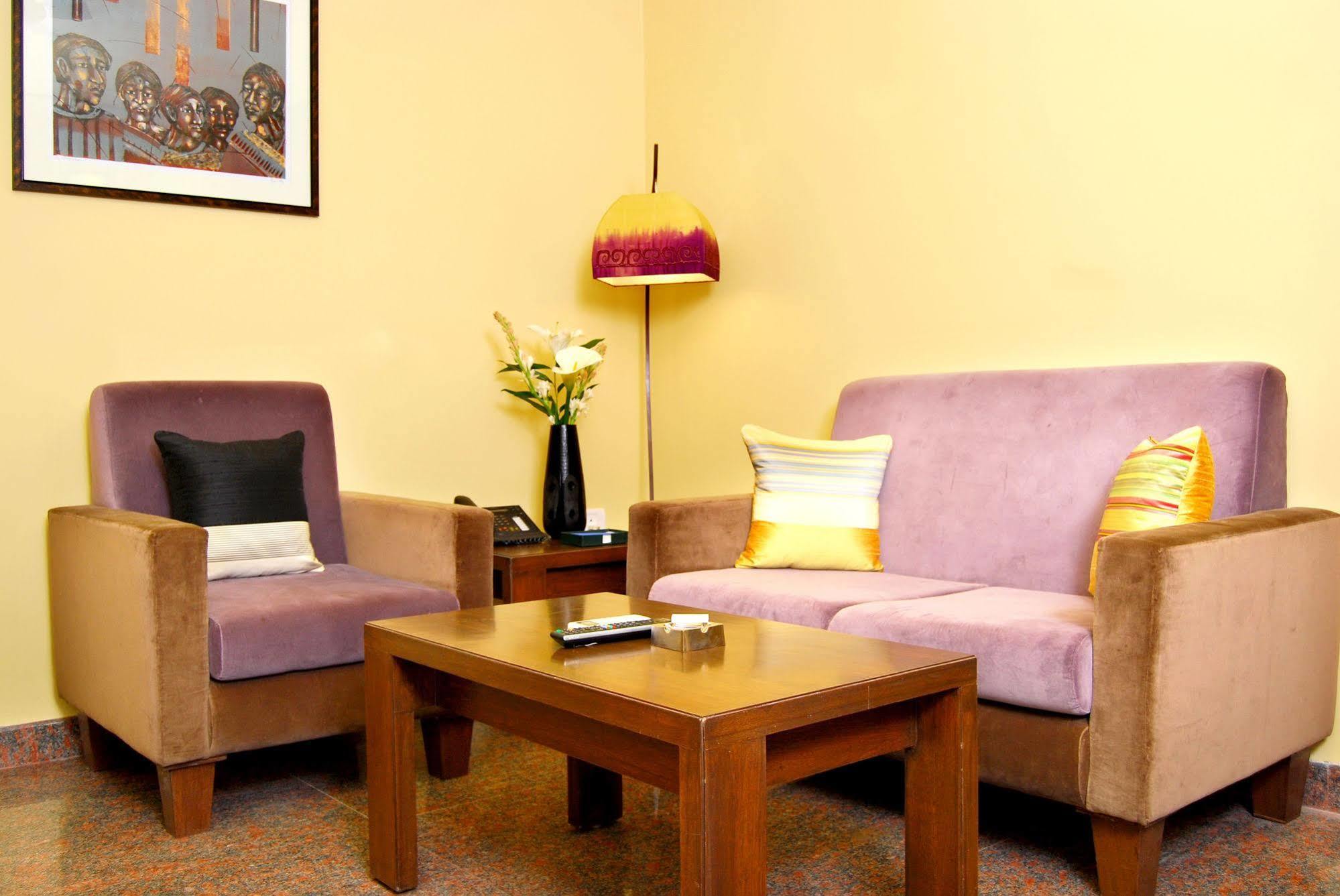 Justa Indiranagar Aparthotel Bangalore Buitenkant foto