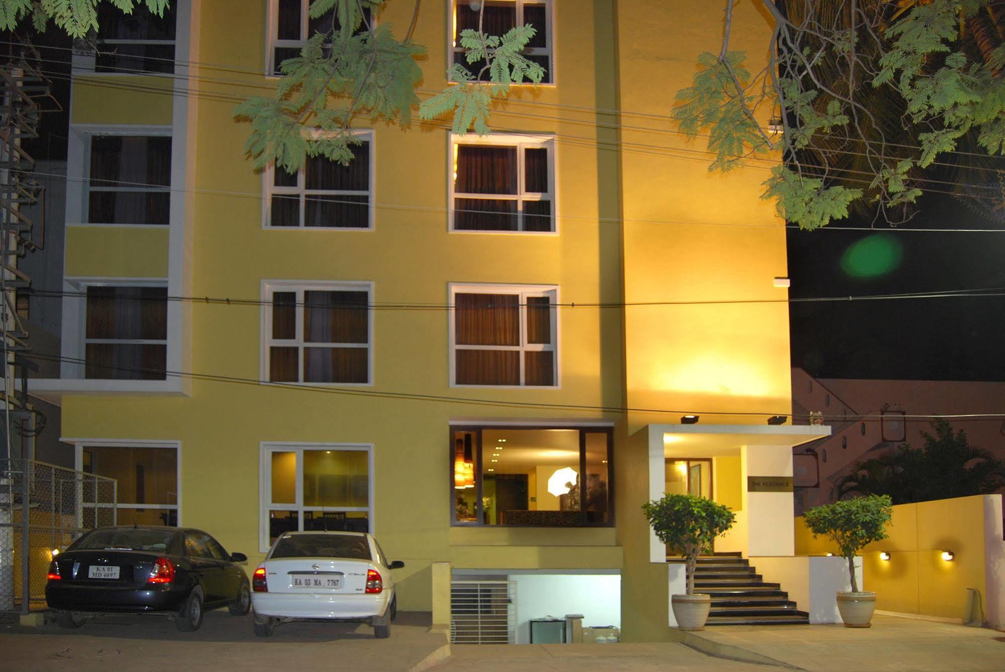 Justa Indiranagar Aparthotel Bangalore Buitenkant foto