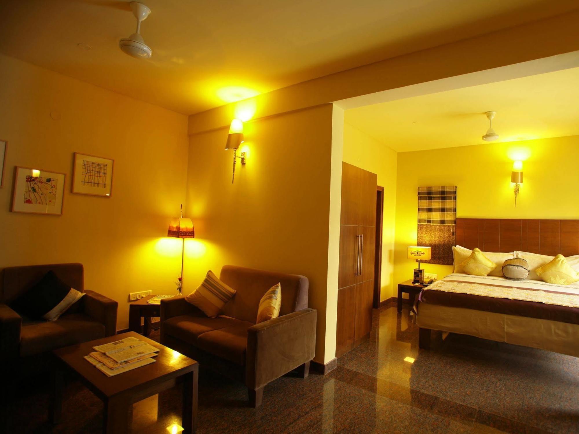 Justa Indiranagar Aparthotel Bangalore Buitenkant foto