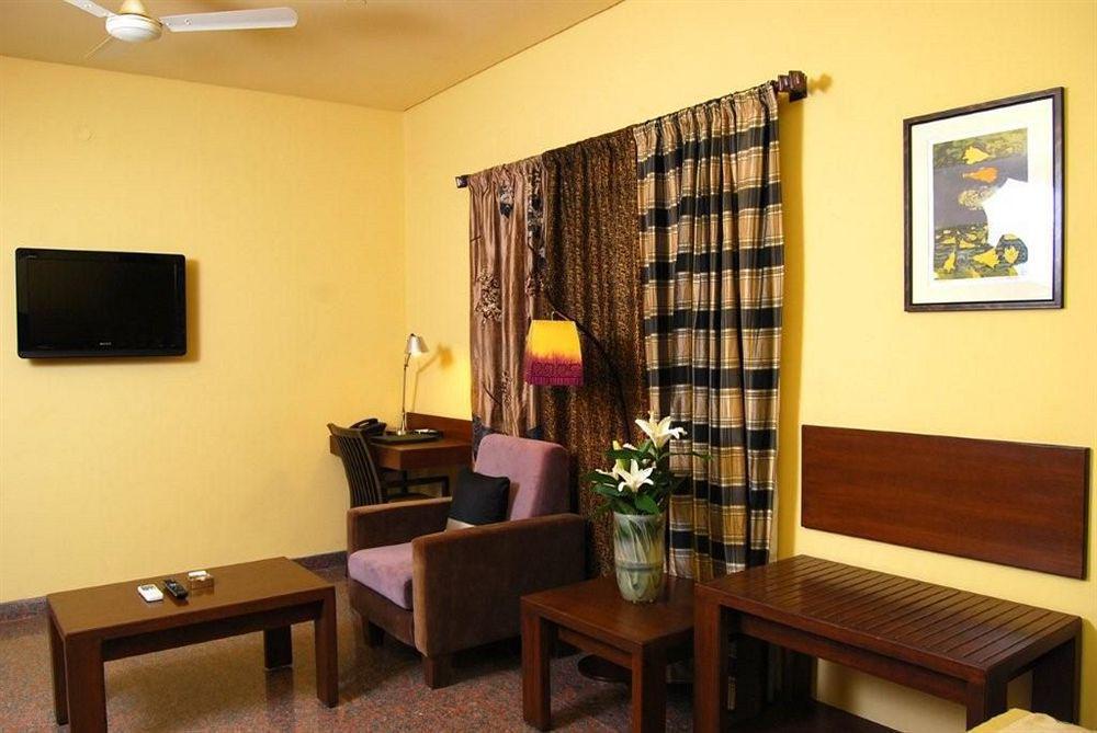 Justa Indiranagar Aparthotel Bangalore Buitenkant foto